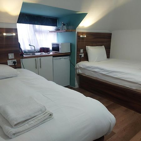 Heathrow-Windsor Guest House 斯劳 外观 照片