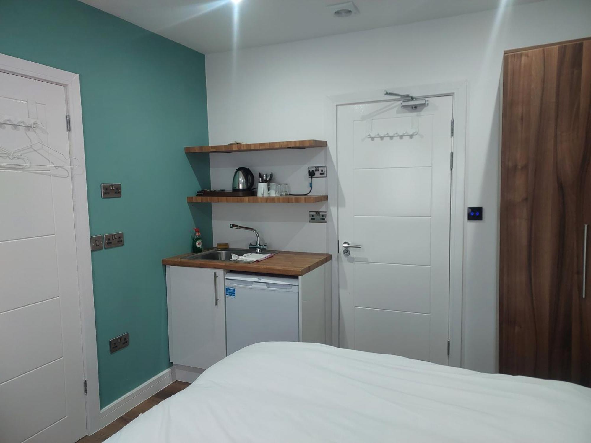 Heathrow-Windsor Guest House 斯劳 外观 照片
