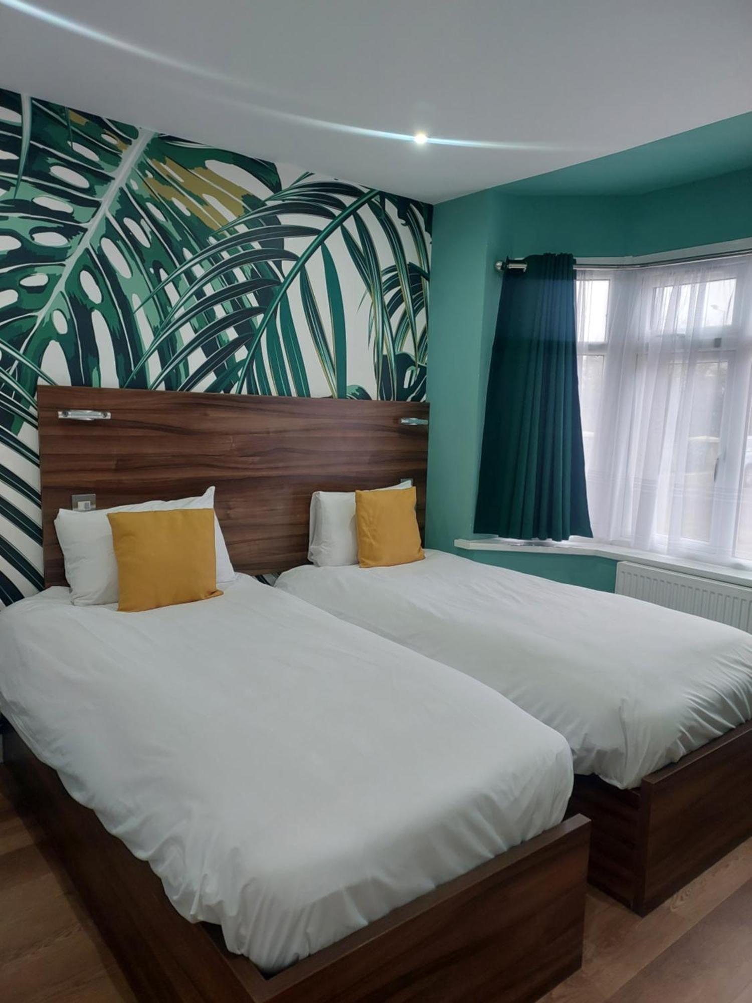 Heathrow-Windsor Guest House 斯劳 外观 照片