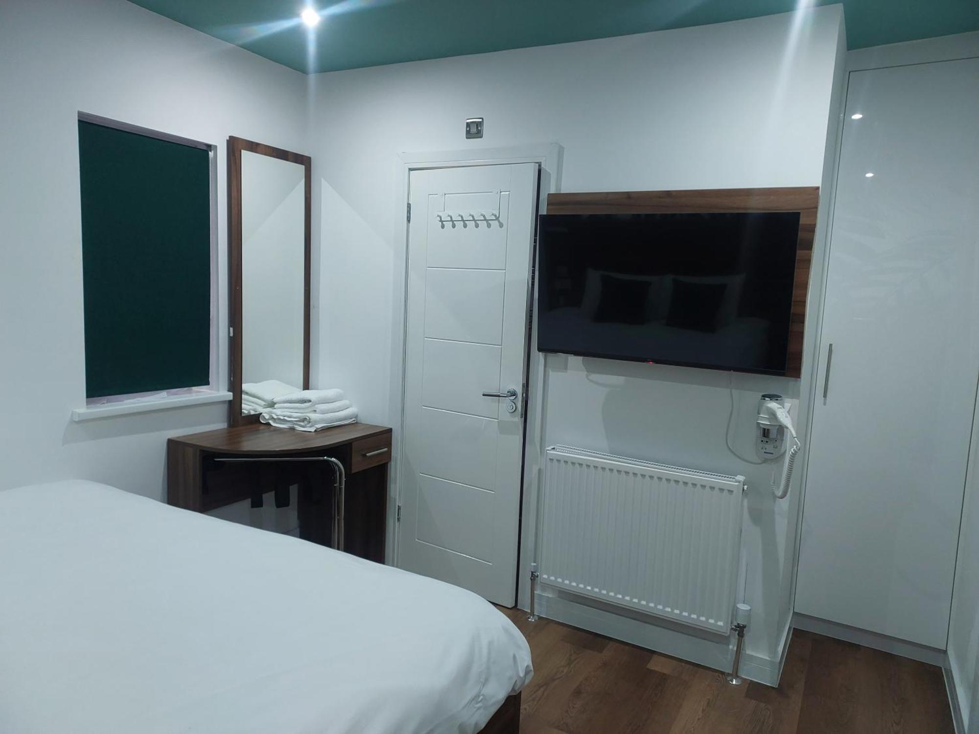 Heathrow-Windsor Guest House 斯劳 外观 照片