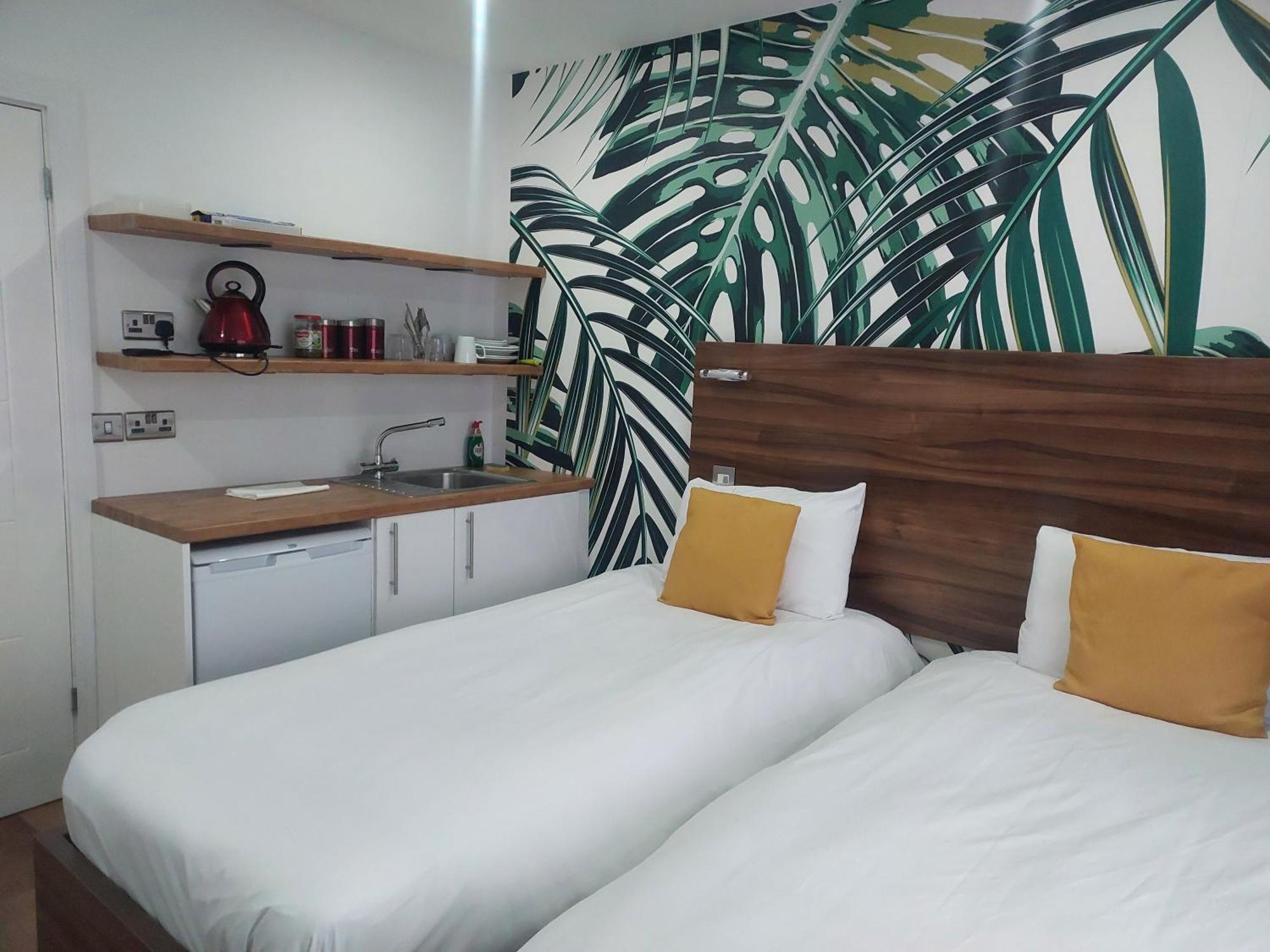 Heathrow-Windsor Guest House 斯劳 外观 照片