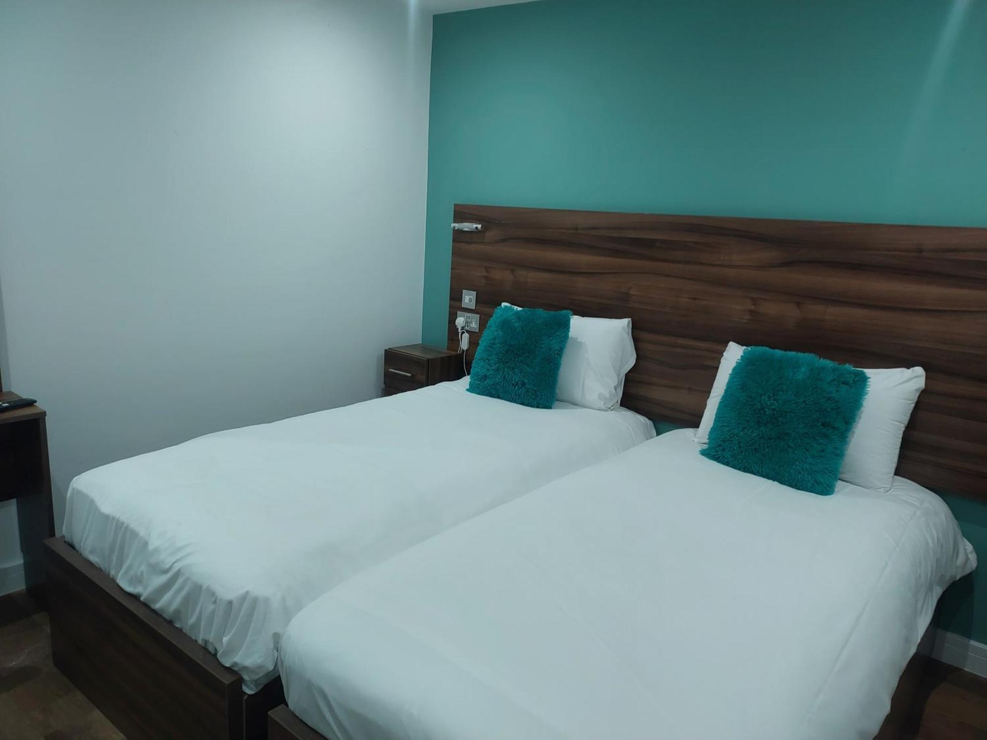 Heathrow-Windsor Guest House 斯劳 外观 照片
