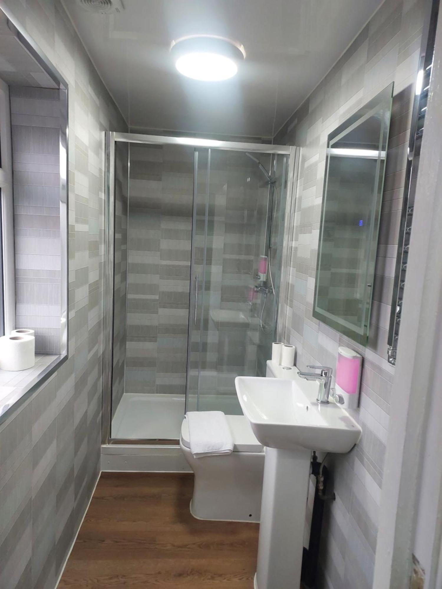 Heathrow-Windsor Guest House 斯劳 外观 照片