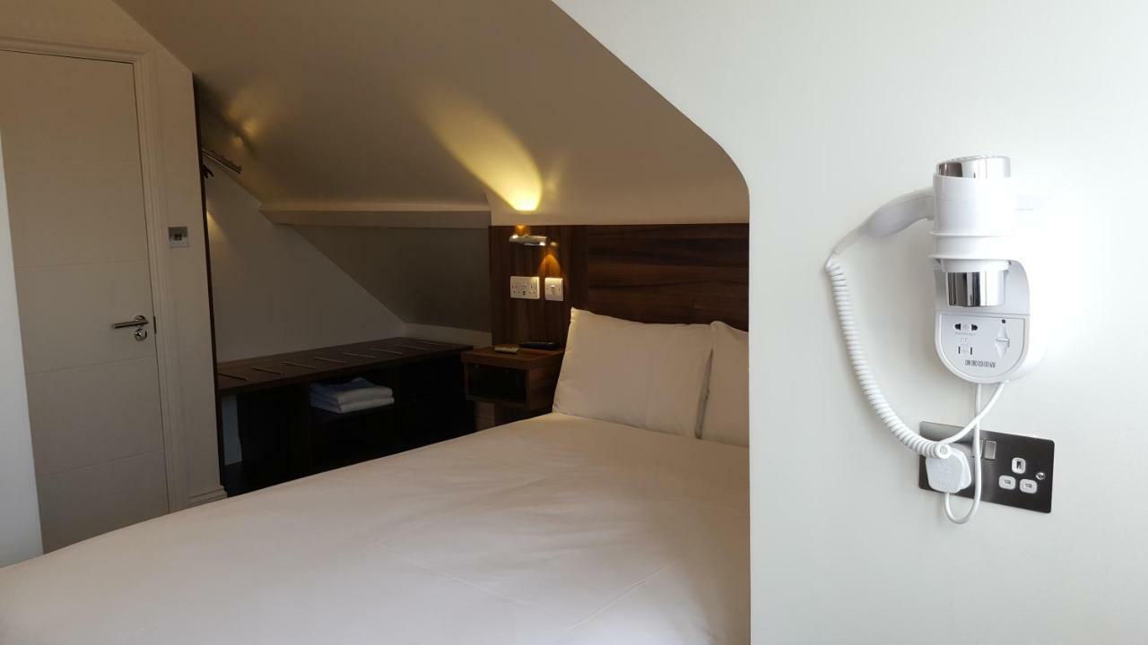 Heathrow-Windsor Guest House 斯劳 外观 照片