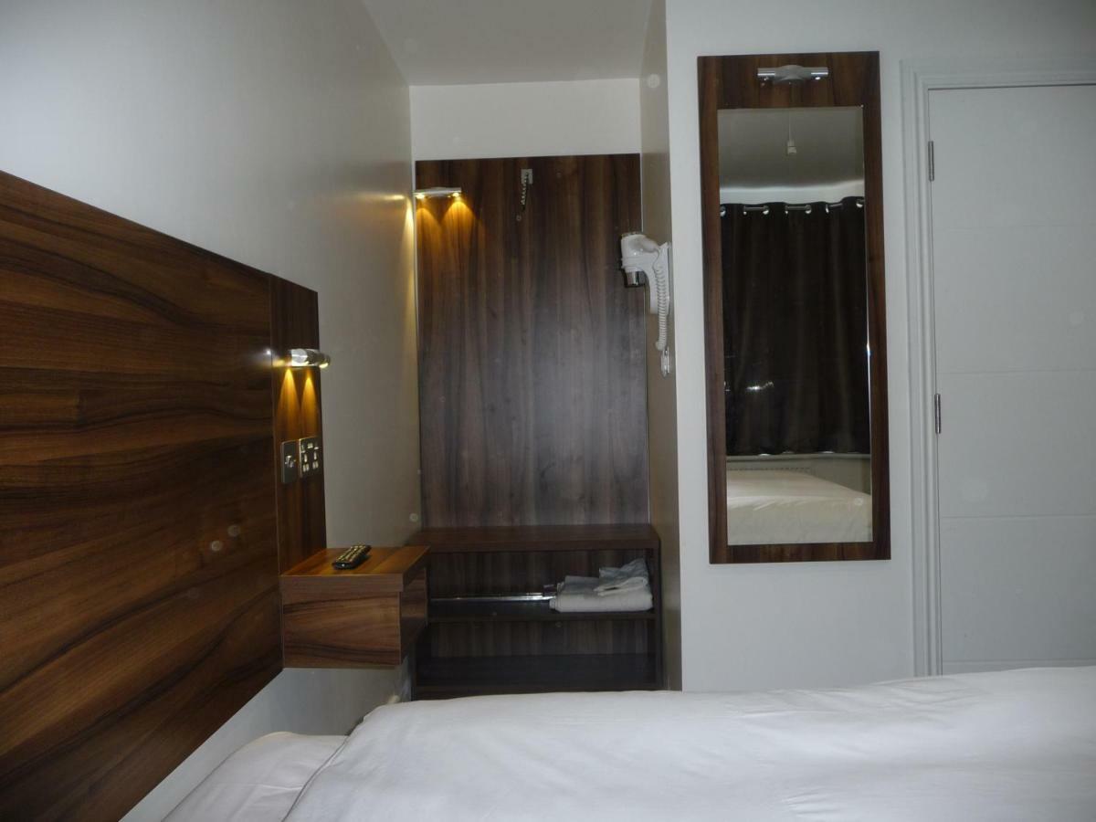 Heathrow-Windsor Guest House 斯劳 外观 照片
