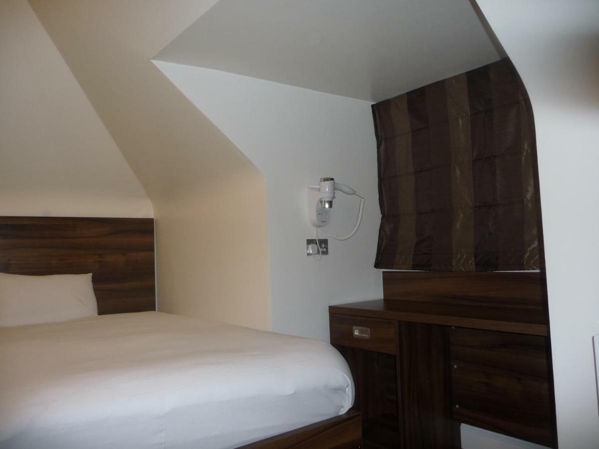 Heathrow-Windsor Guest House 斯劳 外观 照片