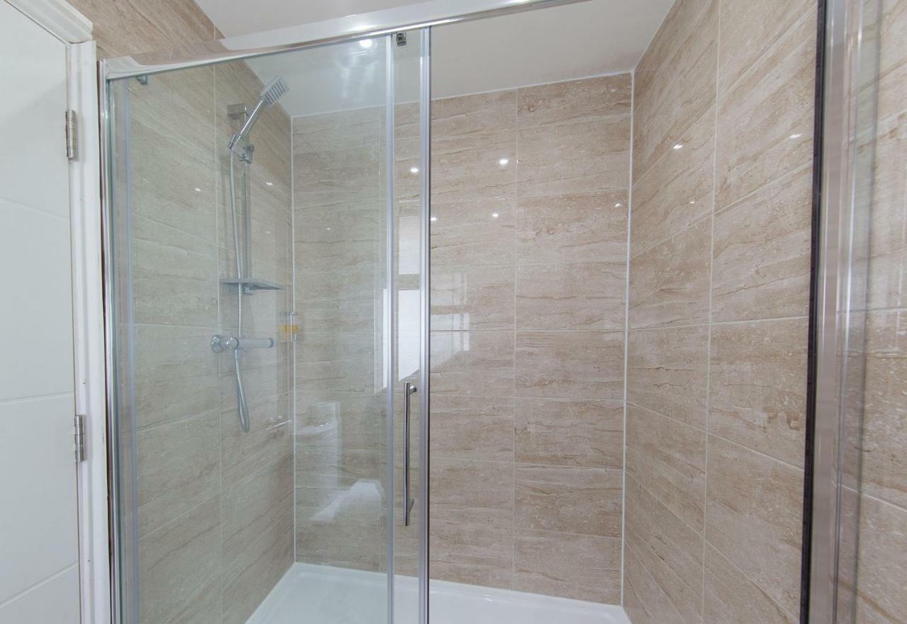 Heathrow-Windsor Guest House 斯劳 外观 照片